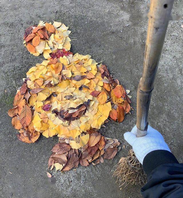 
日本美术老师落叶扫成二次元角色 《鬼灭之刃》粉丝狂喜“三亿体育官网”(图5)