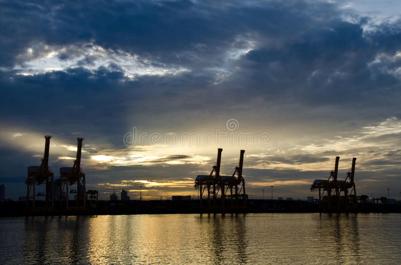 【三亿体育手机版】虎牙重制版邀请赛6点开战 TeD钦定的男人会放嘲讽吗?(图2) 三亿体育